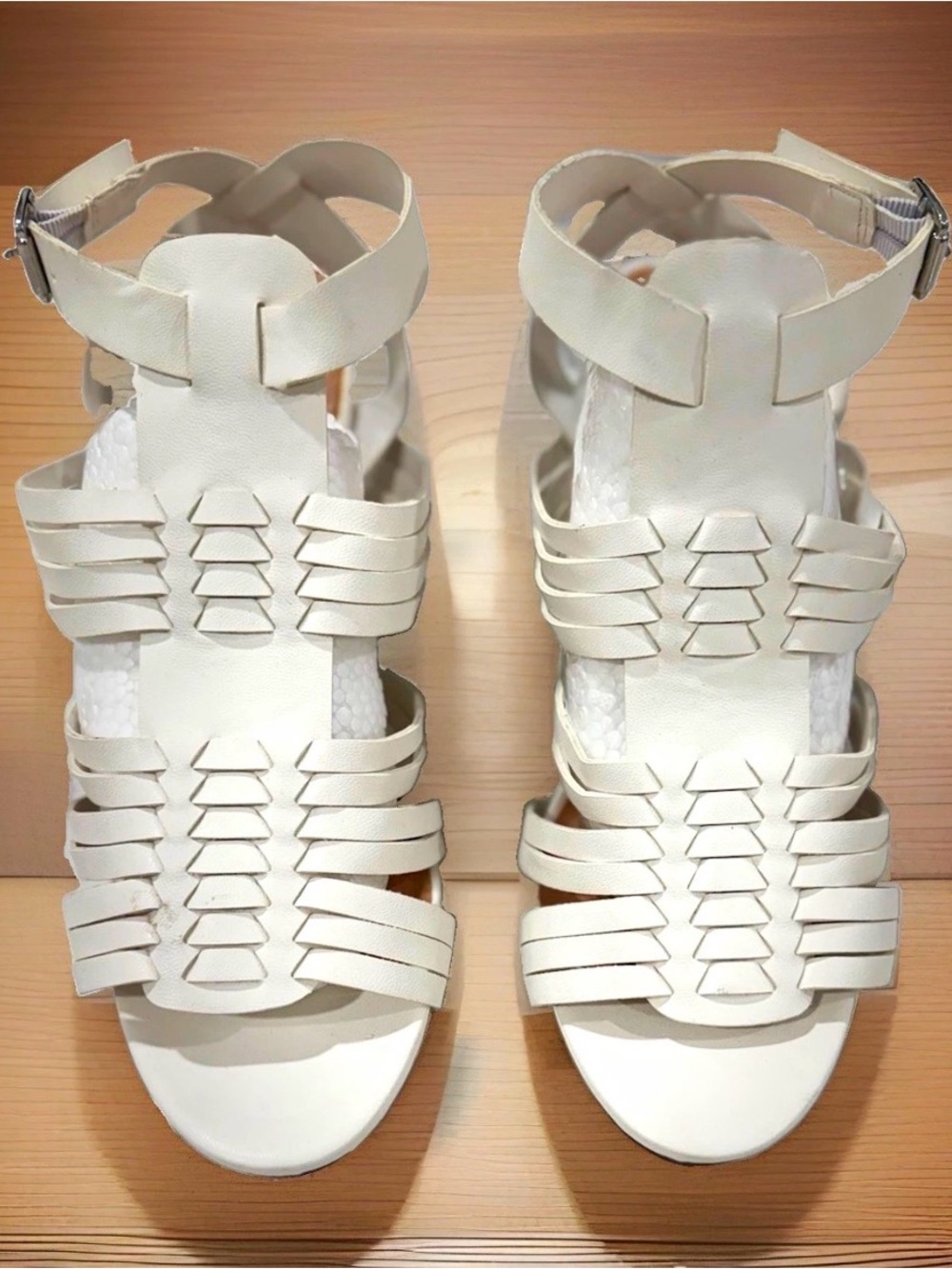 Madden Girl White Strappy Open Toe Ankle Strap Buckle Sandals Women’s 9.5